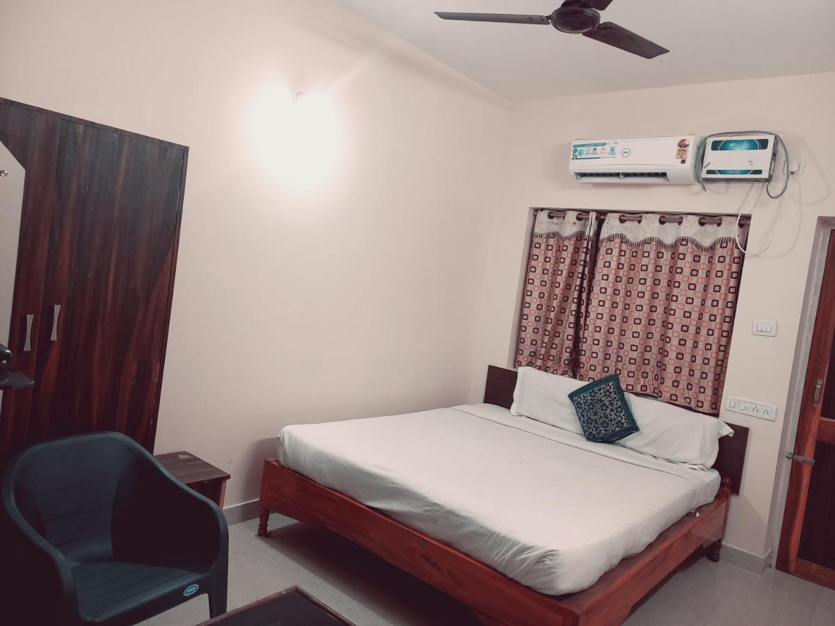 The Bay Beach Puri Exterior photo